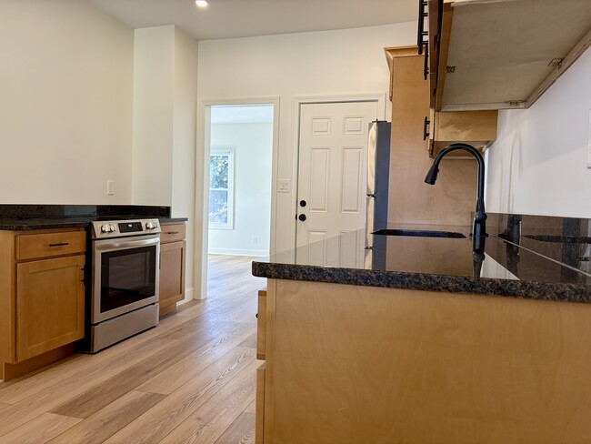 Building Photo - 44 S River St Unit 44-2