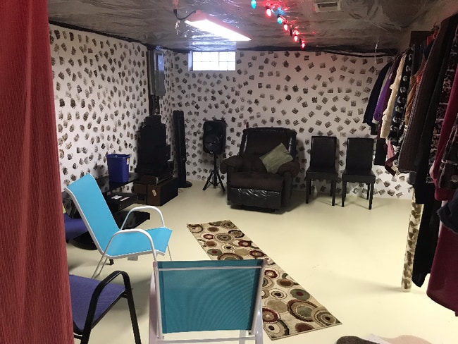 Photo - 25160 Dale St