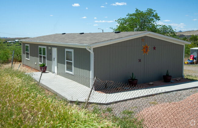 Building Photo - 1044 S Western Ave Rental