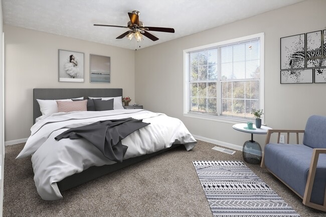 Photo - Dylan Square