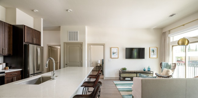 Building Photo - 5055 Addison Cir Unit 2015 Rental