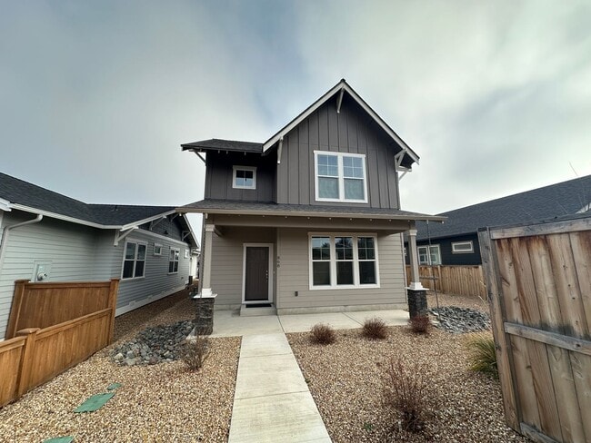 Building Photo - Brand New 3 Bedroom / 2.5 Bathroom Home in NW Redmond OR