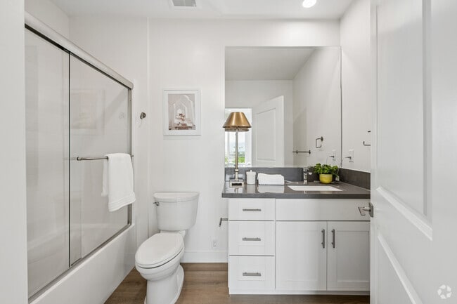 3BR, 3BA - 1450SF - Second Bathroom