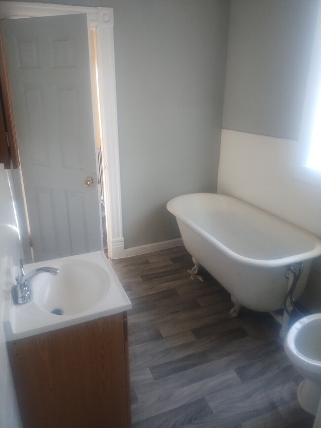 Photo - 6335 Ridge Ave