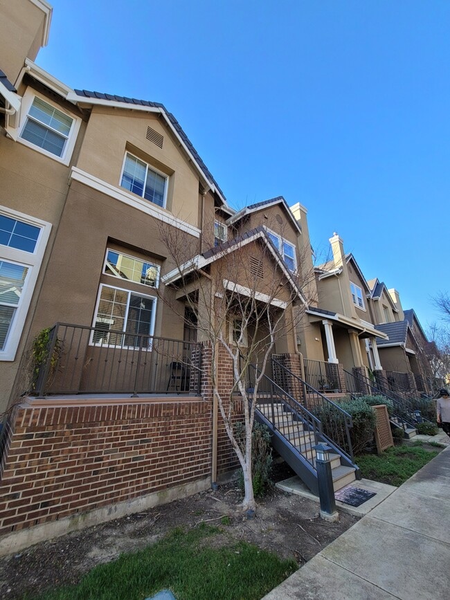 Photo - 1070 Tourmaline Ter Townhome