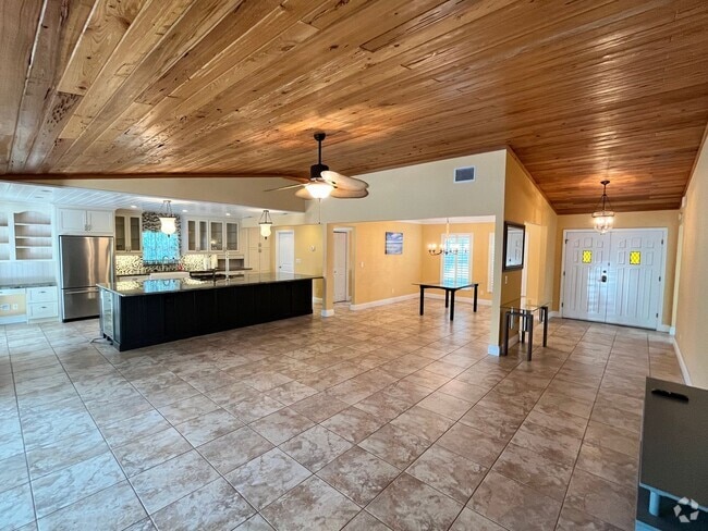 Building Photo - 489 Carriage Rd Rental