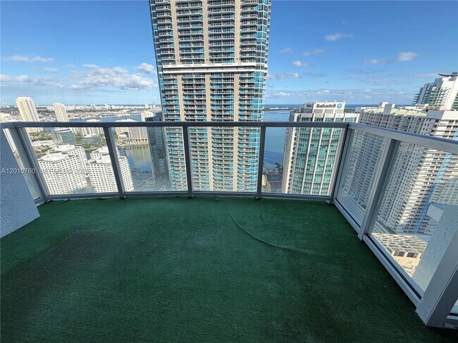 Photo - 1060 Brickell Ave Unit 4003