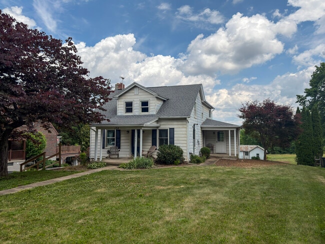 124 E Church St