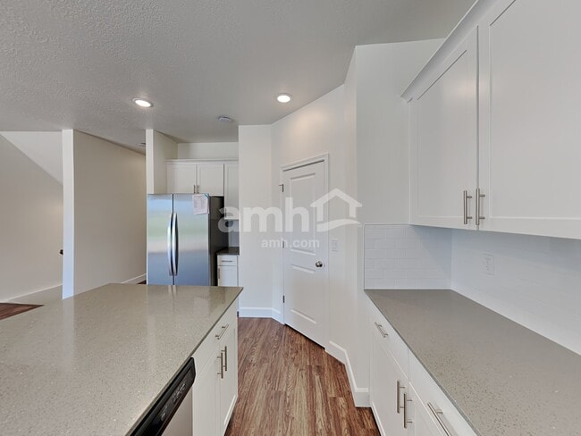 Photo - 288 Allen Ln