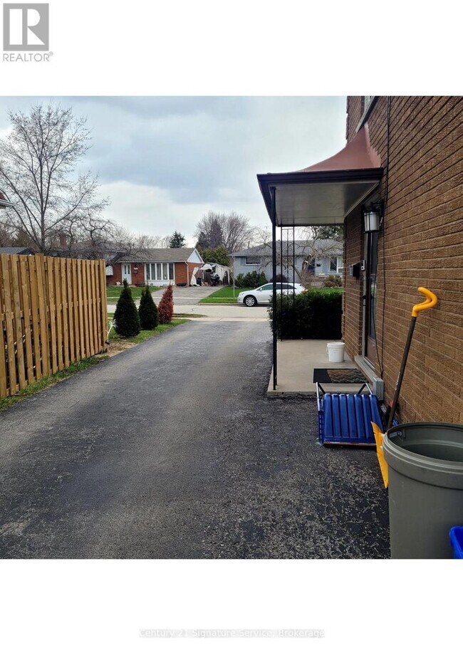 Photo - 1374 Charles Dr Unit Upper