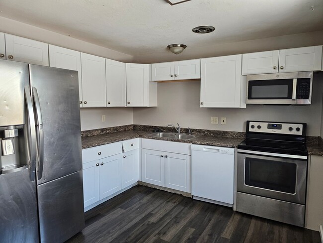 Photo - 4 Bedroom Bi Level with Large Yard and 2 Car Garage