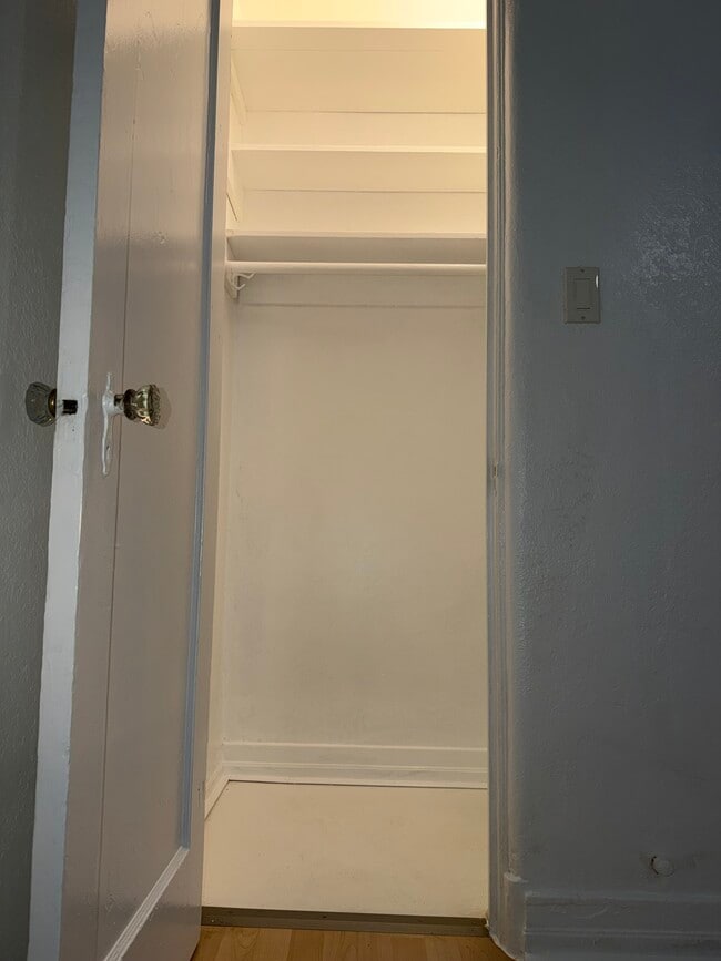 Photo - 1267 S Dunsmuir Ave Unit 1