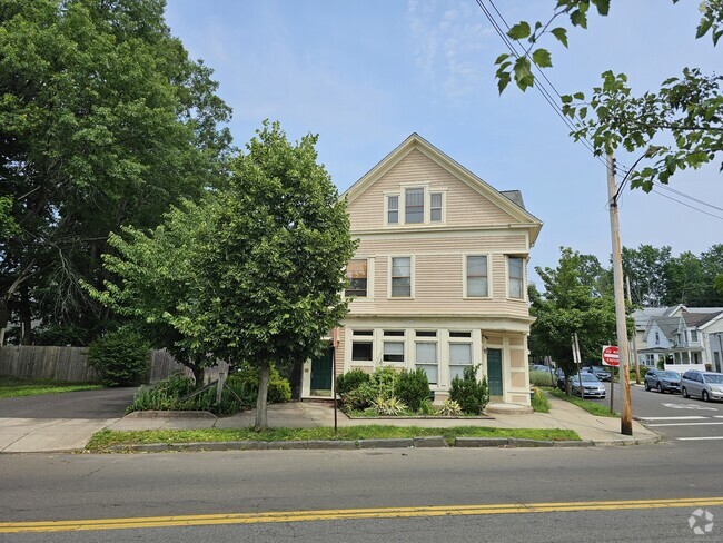 Building Photo - 169 Winchester Ave Unit 1A Rental