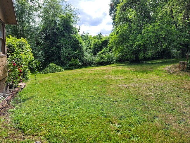 Photo - FOR LEWIS AND CLARK LAW STUDENTS ONLY Unidad Room 1