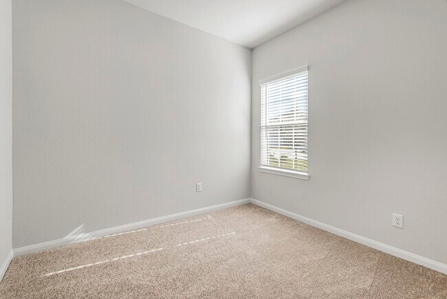 Photo - 8210 Sunberry Shadow Dr