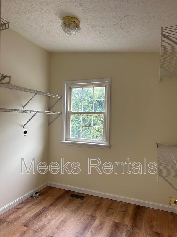 Photo - 112 Botley Ln