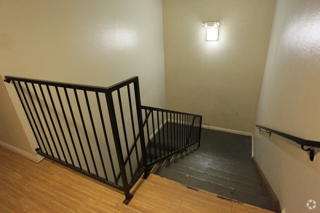 Cinnamon Ridge Apts