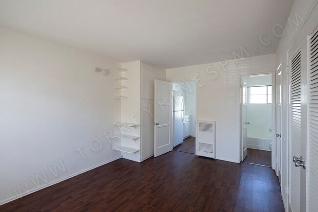 Building Photo - *OPEN HOUSE: 8/30 10:30-11:30AM* Studio Av... Unit 2948