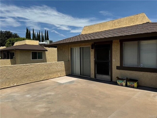 Building Photo - 5426 McCulloch Ave Unit B