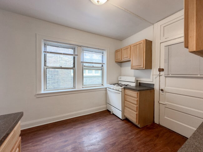 Photo - 6647.5 N Greenview Ave Unidad 3W