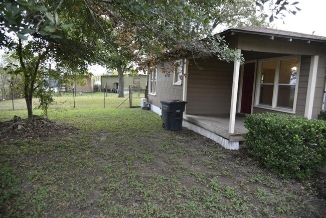 Photo - 302 S Oneal St