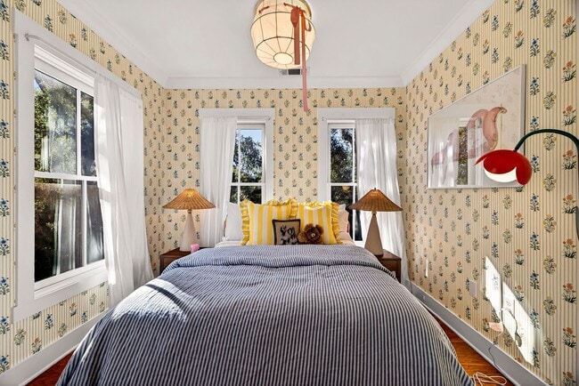 Photo - 214 W Gwinnett St