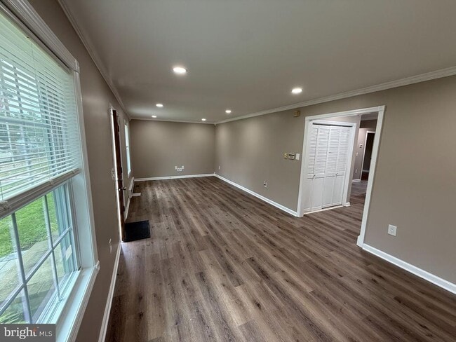 Photo - 222 Samdin Blvd