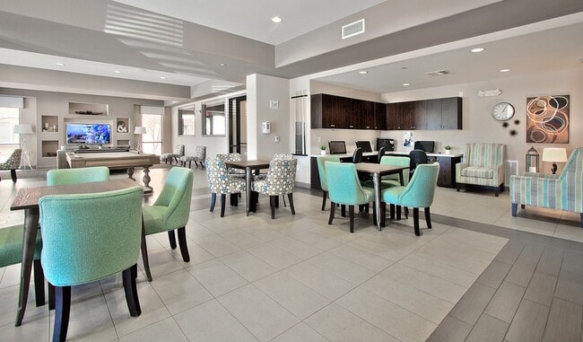 Boulder Pointe