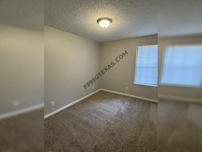 Photo - 11 Riata Ct