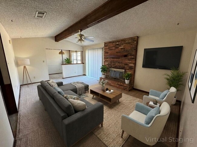 Photo - 207 E Hogan Dr