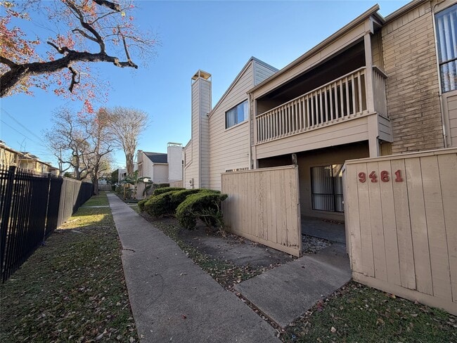 Photo - 9461 Pagewood Ln Unit 9461
