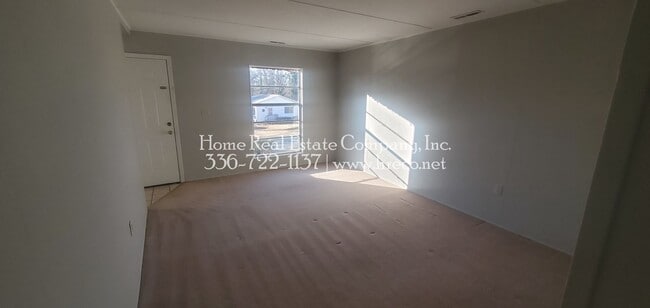 Photo - 409 Mason St NE