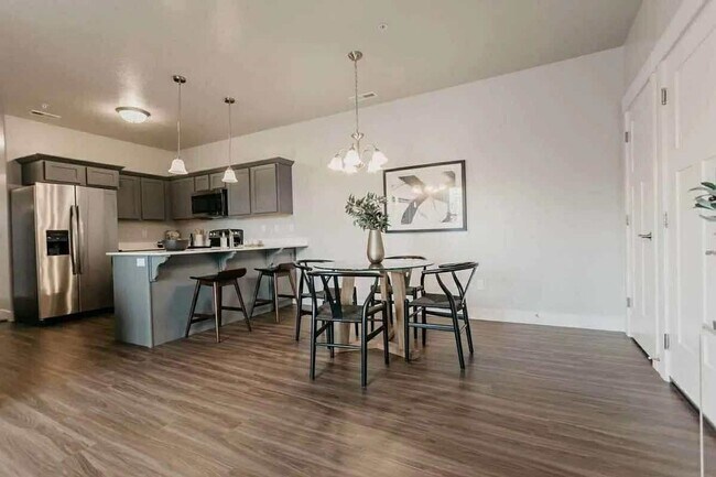Photo - 1838 W Eaglewood Dr Unit Single Family Home