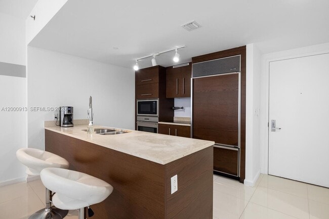 Photo - 475 Brickell Ave Unidad 2611