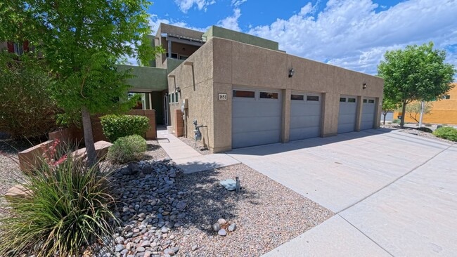 Building Photo - 1651 Domino Dr SE