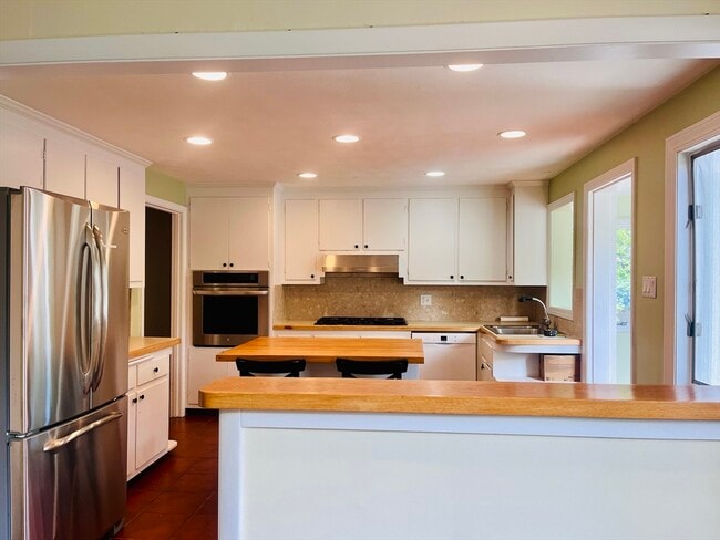 Photo - 181 Moss Hill Rd