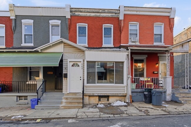 Photo - 662 N Yewdall St