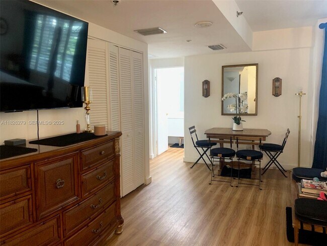 Photo - 100 Lincoln Rd Unit 315