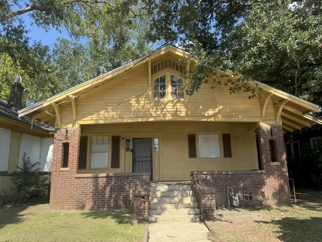 Building Photo - 803 S Broad St Rental