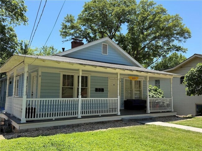 Photo - 689 Berne St SE Unit B