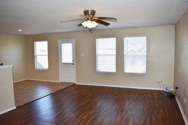 Photo - 1421 Queens Brook Ln
