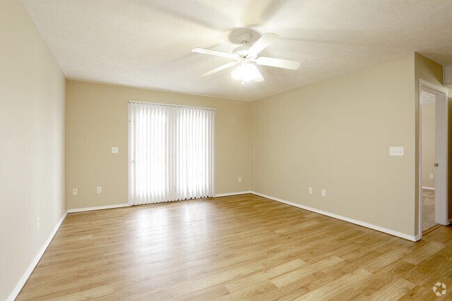 1101 Ekstam 1st Floor 2 Bedroom - Living Room - McGraw Park Gardens