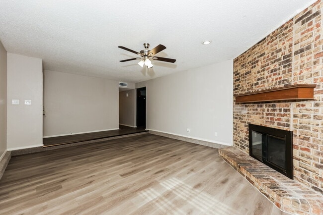 Photo - 4008 Shackelford Dr