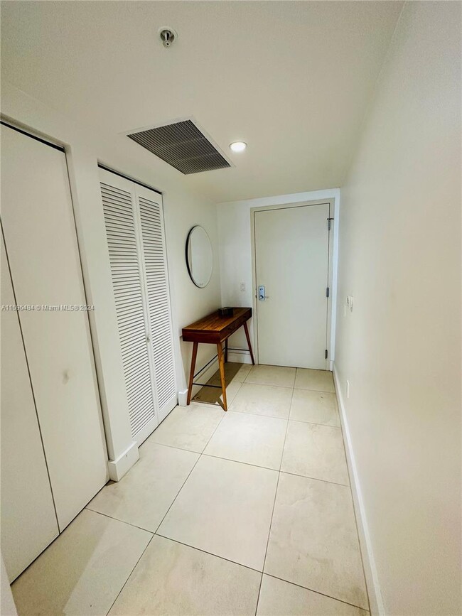 Photo - 185 SW 7th St Condominio Unidad 3002