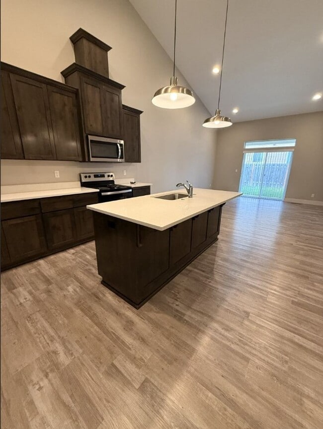 Photo - 3 Bed 2 Bath - Sublimity Duplex