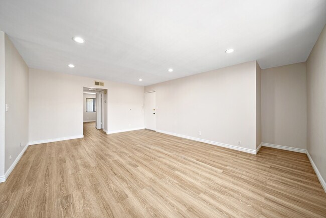 Photo - 1624 S 3rd St Unidad #F