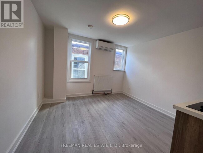 Photo - 15 Thorburn Ave Unité 203