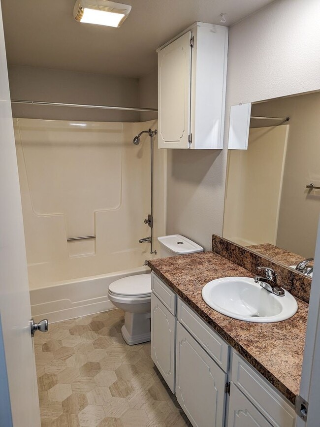 Photo - 1030 45th Ave NE