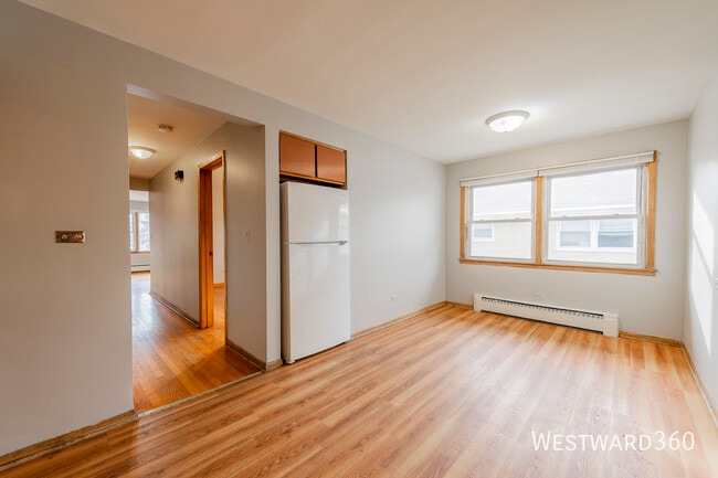 Photo - 6620 W Gunnison St Unidad 2B