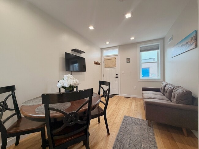Photo - 1310 Gough St